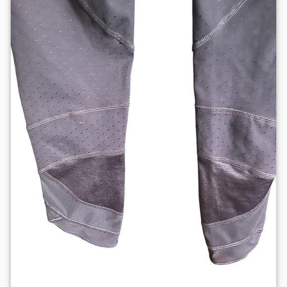 Sale‼️Lululemon Leggings-Size 4  Pre-owned - Picture 3 of 5